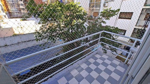 2 Amb. - Contrafrente - Balcon - Luminoso.-