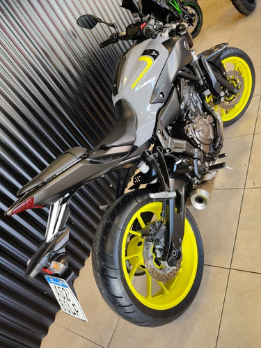 Imagen 9 de 15 de Yamaha Mt 07 Modelo 2017 Con 17.000kms