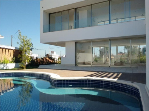 Sobrado Com 3 Dormitórios À Venda, 590 M² Por R$ 2.310.000,00 - Condomínio Chácara Ondina - Sorocaba/sp - So0001 - 67639617