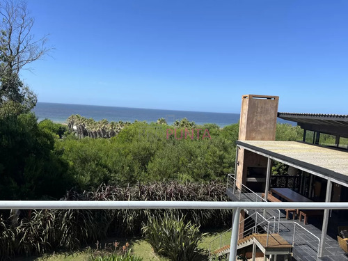 Casa En Venta De 3 Dormitorios En Santa Mónica