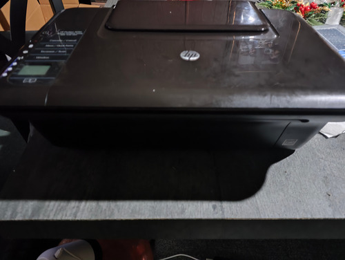 Impresora Multifunción A Color Hp Deskjet 3050 Con Wifi 127v Negro (Usado)