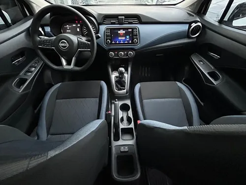 Nissan Versa 1.6 Advance Mt