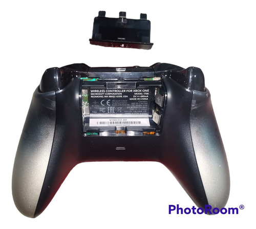 Control Microsoft Xbox One Phantom Black Special Edition (Reacondicionado)