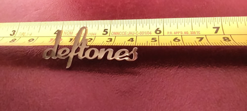Deftones Pin Metálico Cromado Broche 4.5cms Cromado Plata Deftones