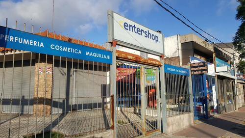 Propiedad En Venta, Vivienda Y Salones Comerciales, Esquina.