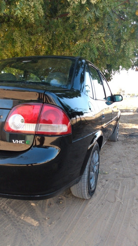 Imagem 1 de 3 de Carro De Passeio