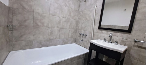 Venta Monoambiente C/balcón Y Parrilla Al Frente