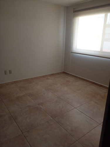 En Venta Casa En Santa Fe Juriquilla, Roof Garden, 4ta Recamara U Oficina..