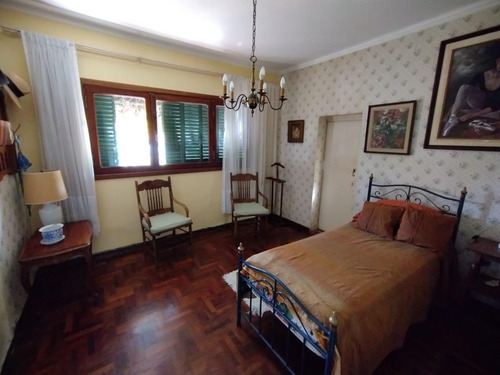 Casa 4 Dormitorios Con Departamento Cerro De Las Rosas Zona Norte