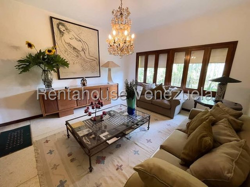 Agp Casa Con Cocina Moderna, Excelente Área De Reuniones, En Venta Ubicada En Calle Cerrada, En Alta Florida 25-11358 Ys