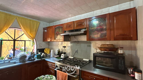 Casa En Villa De Aragón, Gustavo A. Madero Con 5 Recámaras, 250 M², Id: 151522