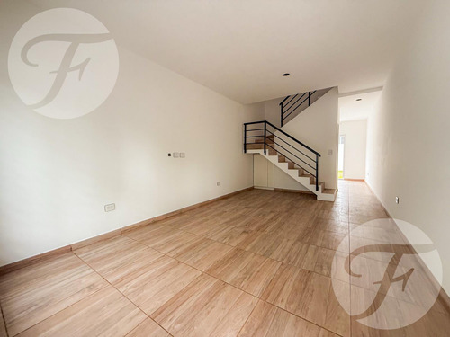 Venta En Bloque - Complejo De 3 Duplex - Castelar Sur