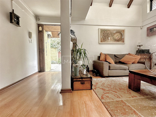 Casa En Venta De 5 Dorm. En Las Condes