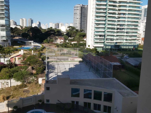Apartamento En Venta De 3 Dormitorios En Playa Mansa