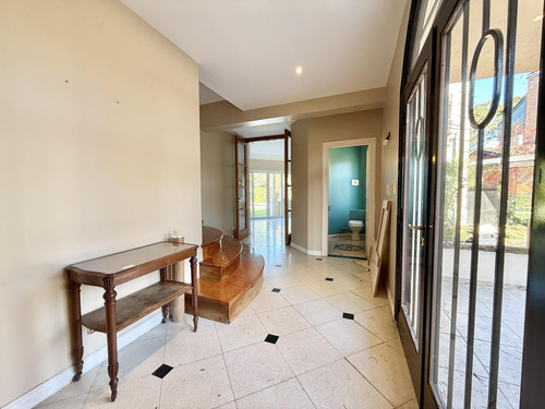 Importante Casa En Venta - Barrio Privado Las Victorias