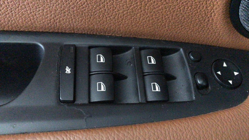 Botão Vidro Dianteiro Esquerdo X6. 2010