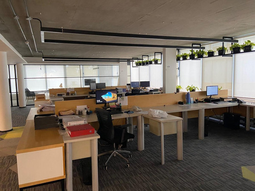 Imagen 6 de 9 de Excelente Piso De Oficinas A Metros De Maipu Y Av. Gral Paz - Cocheras - Vigil 24 Hs - Vista Al Río