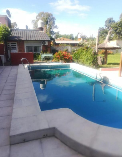 Casa En Venta - 2 Dormitorios 1 Baño - Departamento - 1.000mts2 - Chascomús