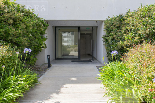 Departamento De Tres Ambientes En Venta En Condominio Civis