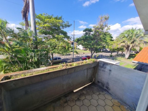 Milagros Inmuebles Casa Venta Barquisimeto Lara Av Los Leones Zona Este Los Libertadores Economica Residencial Economico Código Inmobiliaria Rent-a-house 23-7652