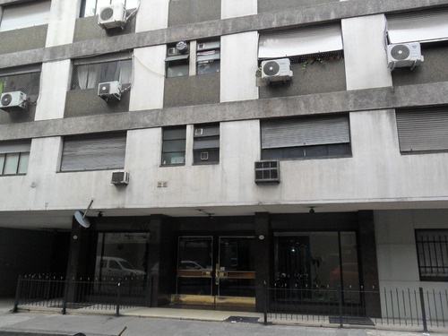 Imagen 2 de 16 de Amplia Oficina Al Frente, Con Recepción, 3 Despachos, Sala De Espera, Cocina, Baño Completo. Cochera Fija En El Subsuelo Del Edifcio.
