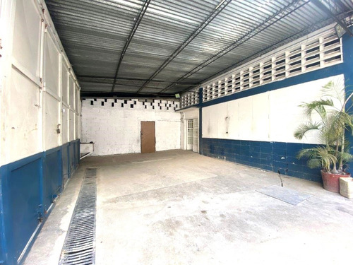 Local Comercial En Alquiler En Boleita / A Pie De Calle
