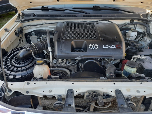 Imagen 11 de 14 de Toyota Sw4 2014 3.0 Srv 171cv 4x4