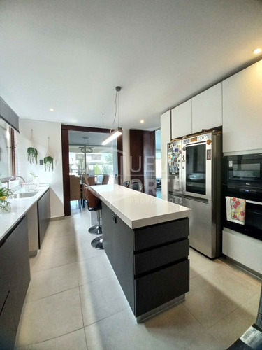 Acogedora Casa En Condominio Aguas Claras, Chicureo.