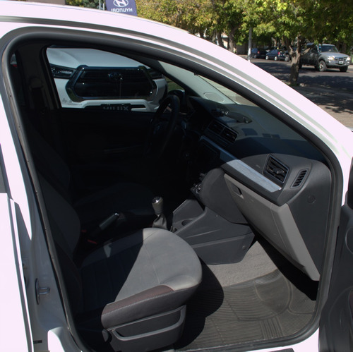 Imagen 10 de 16 de Volkswagen Voyage 1.6 Msi