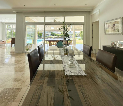 Impecable Casa En Alquiler Amoblado En Cabos Del Lago.