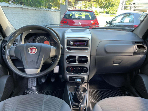 Imagem 5 de 8 de Fiat Palio 1.4 Attractive Weekend