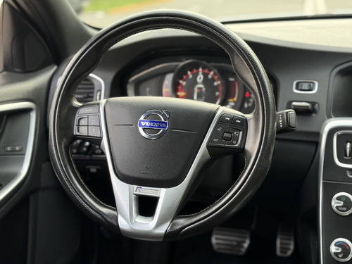 Volvo S60 T5 R-Design Plus Auto