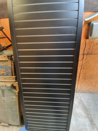 Imagen 5 de 10 de Exhibidores Panel Ranurado Con Insertos De Aluminio