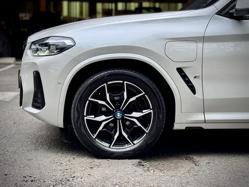 BMW X3 X drive30e ( hibrida)