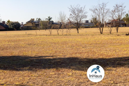 Imagen 3 de 16 de Terreno En Barrio De Categoría - Bº Champaqui Golf, Villa General Belgrano