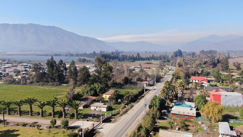Amplio Terreno, Para Uso Rural Y Comercial.