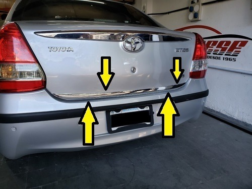 Toyota Etios 4 Puertas Moldura Bagueta Baul Plateada Cromada