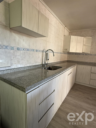 Casa En Venta De 4 Dorm. En Chillán