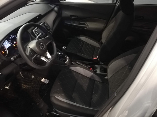 Nissan Kicks Sense Manual.....