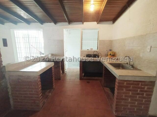 Bella Casa En Venta Ubicada En Cabudare, Urb. Valle Hondo, Cabudare - #//monica C. Asesor Inmobiliario Rahco. /*#