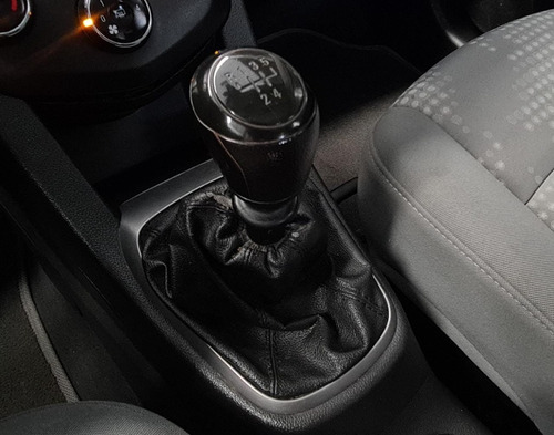 Imagen 10 de 13 de Chevrolte Sonic Ls 2015