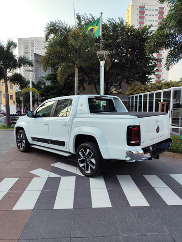 Volkswagen Amarok 3.0 Highline Extreme Cab. Dupla V6 4x4 Aut. 4p