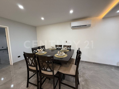 Casa En Venta Recien Remodelada En Ejido Sur Con 950m2 De Terreno