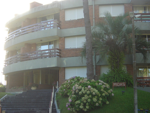 Imagen 15 de 20 de Arcobaleno Complejo,edif. Midas, P.16 Mansa, 2d Y 2b, Tza, Wifi, Aire, Gje, Amenities(piscinas, Canchas, Juegos, Etc)