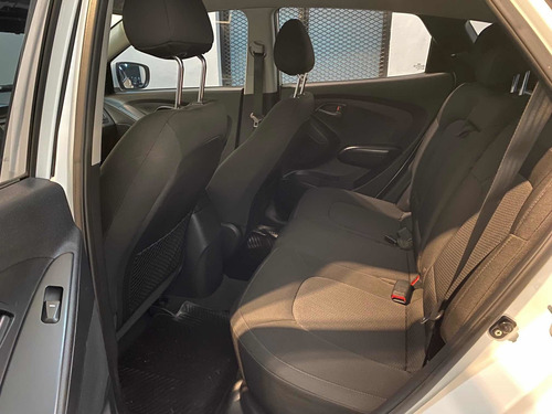 Imagen 13 de 16 de Hyundai Tucson 2014 2.0 Gl 6at 2wd