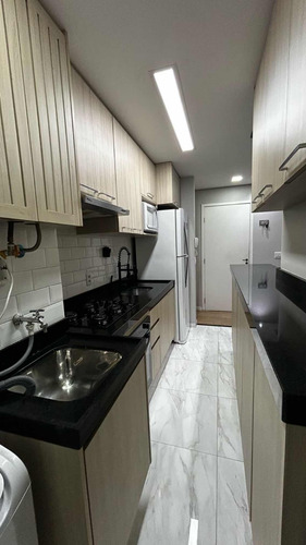 Apartamento 2 Dormitórios Com Móveis Planejados