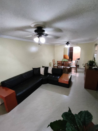 Imagen 2 de 16 de Townhouse En Venta En Quintas Del Norte Naguanagua