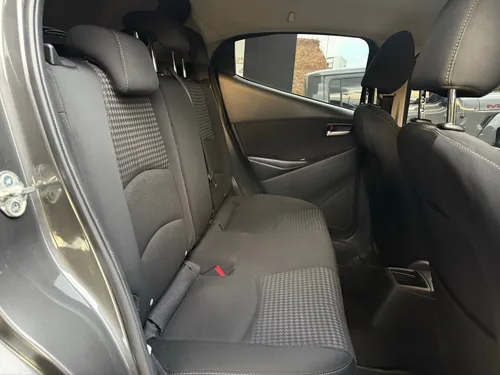 Mazda 2 1.6 touring automatico