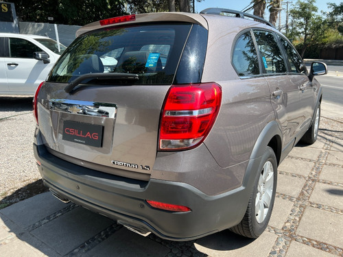 Imagen 8 de 25 de Chevrolet Captiva Diesel 2.2 Ls 2015 3 Corridas De Asientos