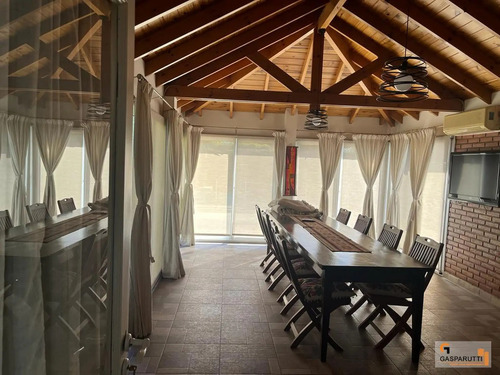 Casa En Venta Y Alquiler En Septiembre, Escobar. 5 Ambientes